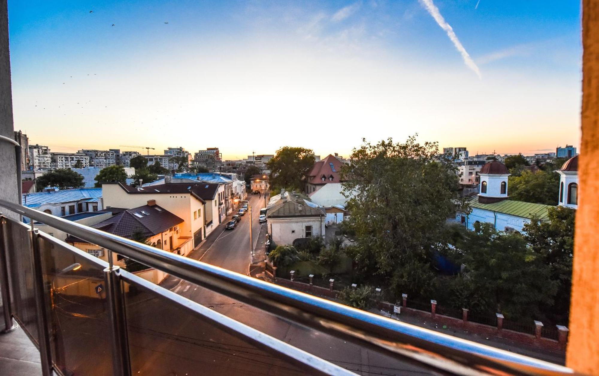 City Center Suite With Terrace Bucharest Exterior photo